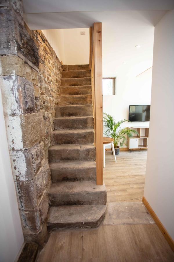 Stunning Stone Coach House Apartment Marple Exterior foto